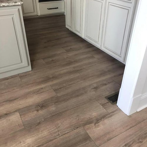 Chapman’s Flooring, LLC is one of the leading flooring specialists serving White House, Springfield, Portland, Gallatin, Hendersonville, and the surrounding areas since 2011.